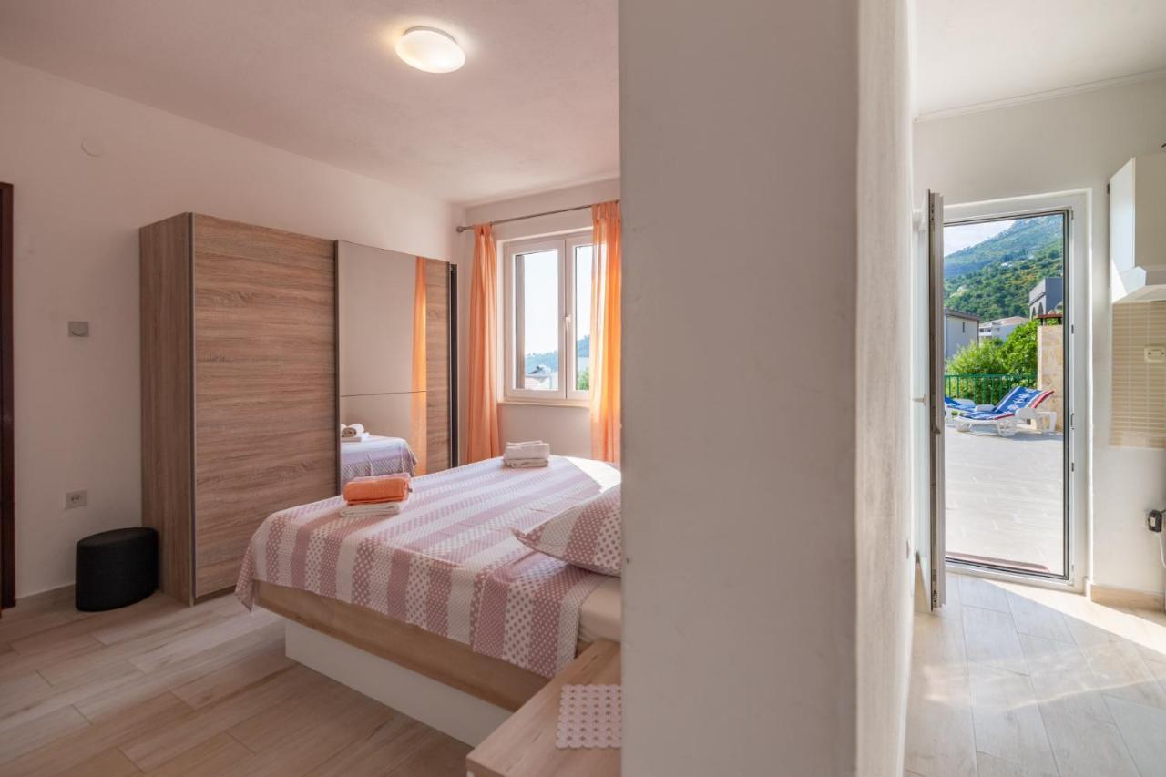 Navis Sea View Apartment With Pool Makarska Exterior photo