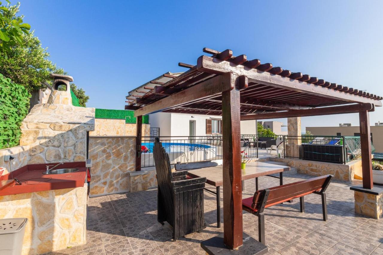 Navis Sea View Apartment With Pool Makarska Exterior photo
